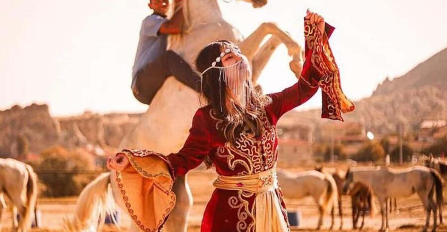 Cappadocia: Horseback Tour with Sunrise and Sunset Options - Meet your horse and get the safety briefing (yes, they take it seriously)