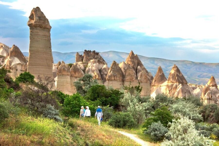 Cappadocia: RED & GREEN MIX TOUR - Pickup day comfort: private Mercedes-Benz Vito, seven hours total