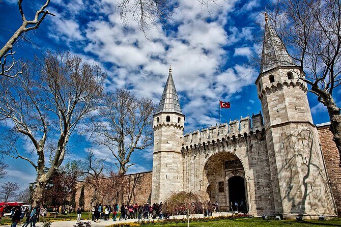 Full Day Historical Walking Tour of Istanbul Old City from Hagia Sophia - The meeting point and route rhythm (and why it matters)