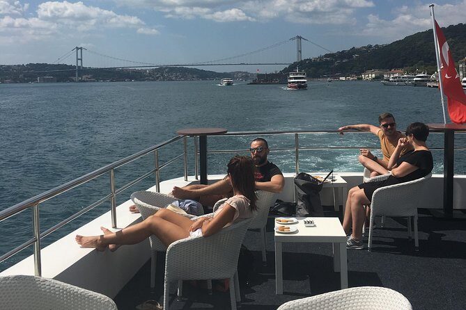 Half-Day Bosphorus Cruise to Black Sea from Istanbul with Lunch - Meze Lunch on the Boat: Why the Food Matters to the Experience