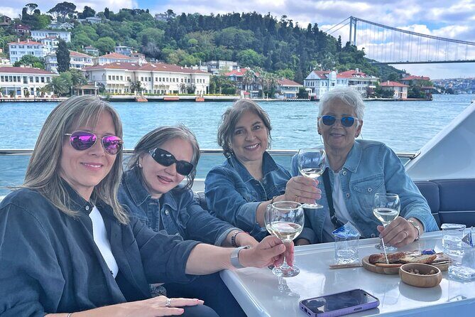 Half Day Bosphorus Cruise with Stopover on Asian Side - On Board Comfort: WiFi, Restroom, and the Snack Break That Changes the Mood
