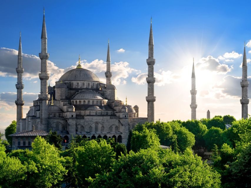 Istanbul: Blue Mosque Guided Tour - The Blue Mosque guided portion: courtyards, Ottoman context, and Iznik tiles