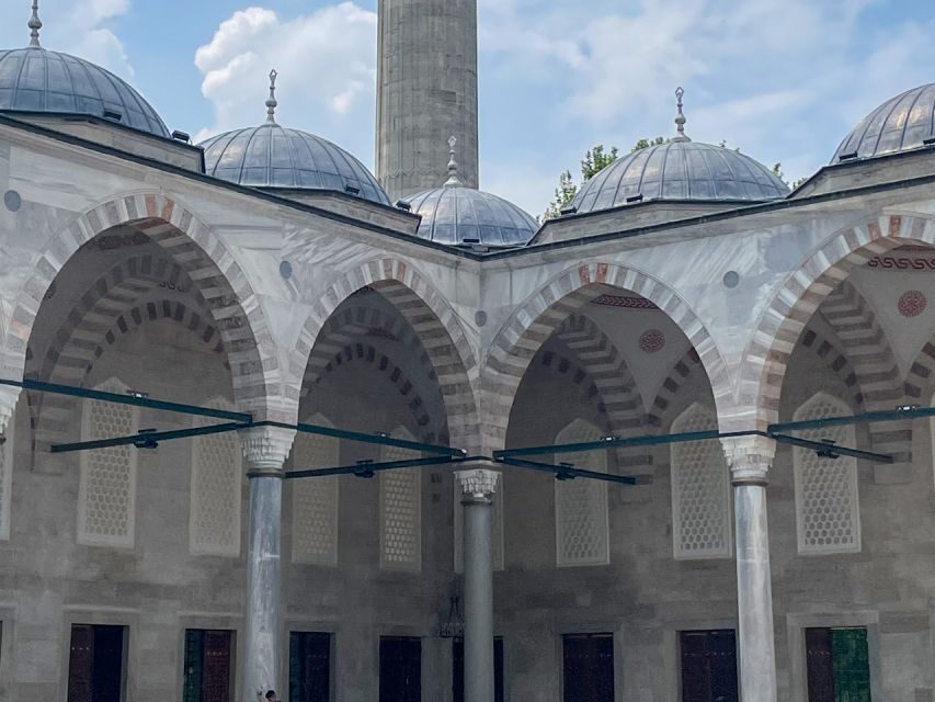 Istanbul: Blue Mosque Guided Tour - The free hour inside: use it like a photographer, not a passenger
