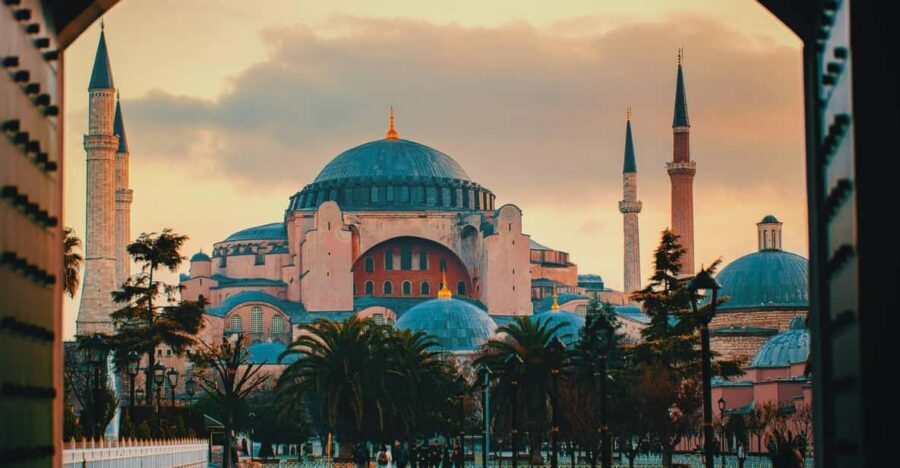 Istanbul: Blue Mosque, Hagia Sophia, & Basilica Cistern Tour - Hagia Sophia with audio guide access: see it on your terms