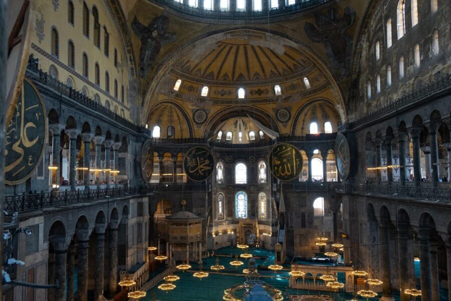 Istanbul: Blue Mosque & Hagia Sophia Guided Tour w/ Tickets - Tour pace and group size: short enough to enjoy, long enough to learn
