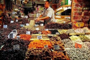 Istanbul Boat Cruise and Dolmabahce Palace & Two Continents - Spice Bazaar Time: Smell, Color, and a Useful Buying Strategy