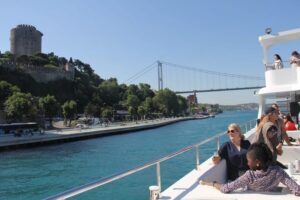 Istanbul: Bosphorus and Black Sea Cruise with Lunch - Getting to Kabataş and Avoiding Timing Headaches