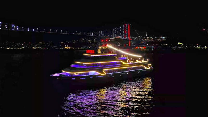 Istanbul: Bosphorus Dinner Cruise & Show with Private Table - Where it starts: Kabataş pier timing and making the most of the 3 hours