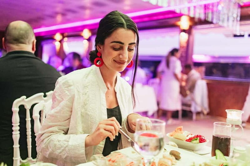 Istanbul: Bosphorus Dinner Cruise & Show with Private Table - Private table service: what to expect and how to avoid common surprises