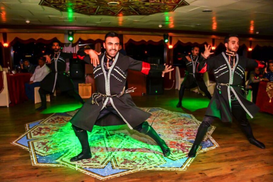 Istanbul: Bosphorus Dinner Cruise w/ Drinks & Entertainment - Rumeli Fortress and the First Bridge Moment: When the Water Becomes a Stage