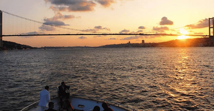 Istanbul: Bosphorus Dinner Cruise with Private Table & Show - Hotel Pickup in Istanbul: Useful Convenience With Some Speed Bumps
