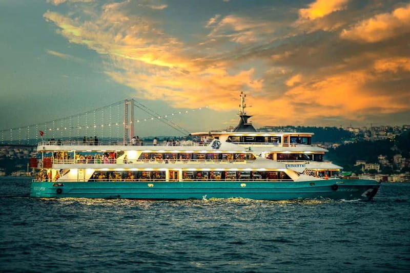 Istanbul: Bosphorus Dinner Cruise with Turkish Night Show - Dinner on the Water: What You’ll Actually Eat