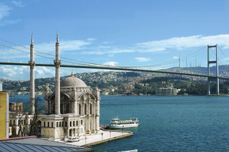 Istanbul: Bosphorus Sightseeing Boat Tour with Guide - Who This Bosphorus Boat Tour Suits Best (and Who Might Skip It)