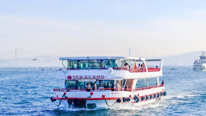 Istanbul: Bosphorus Sightseeing Cruise Tour with Audio Guide - Phone audio guide: tap points, fight the wind