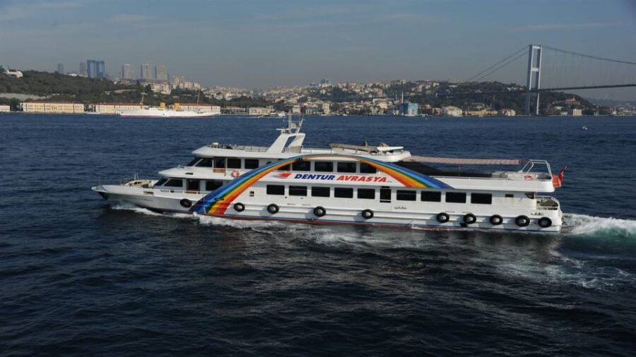 Istanbul: Bosphorus Sightseeing Cruise with Sunset Option - What else to expect onboard (and what to pack)