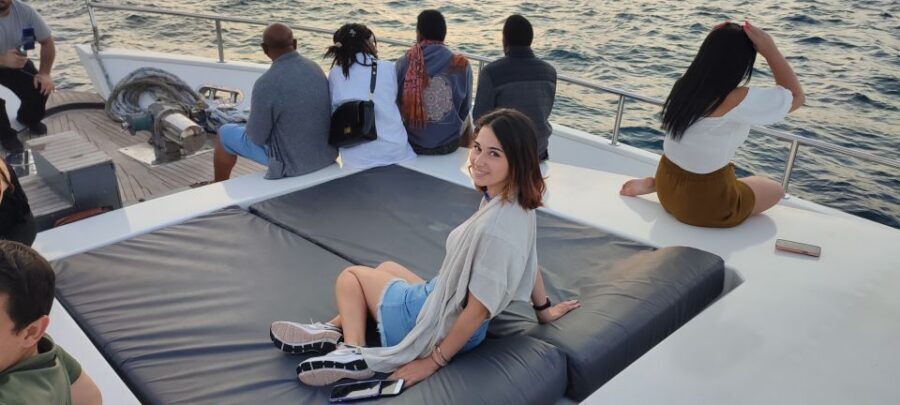 Istanbul: Bosphorus Sunset Cruise on Yacht with Live Guide - Arnavutköy and Bebek: charming neighborhoods in motion