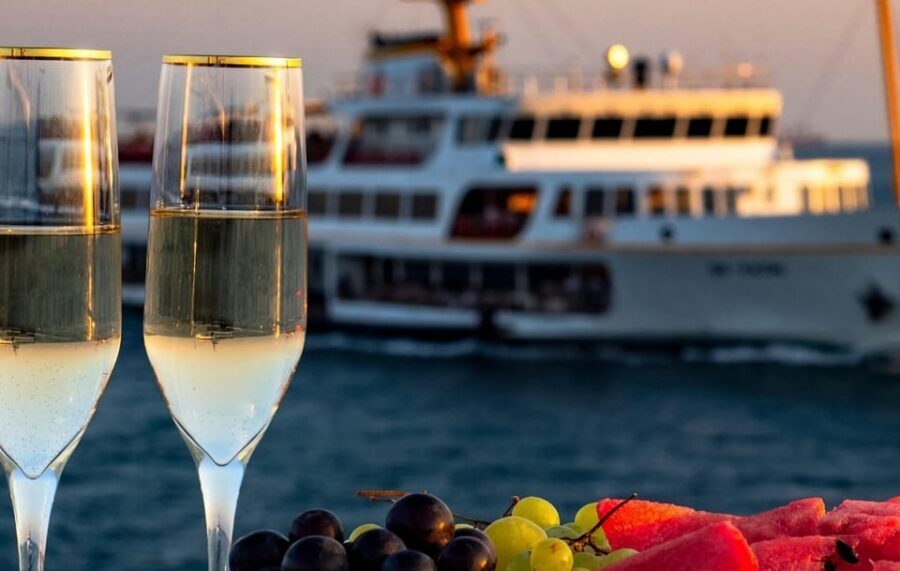 Istanbul: Bosphorus Sunset Cruise with Drinks & Snack - Kabataş meeting point: easy start near Dolmabahçe