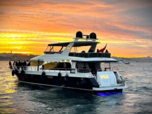 Istanbul: Bosphorus Sunset Yacht Cruise with Live Guide - Getting to Kabataş and Finding the Pier Without Stress