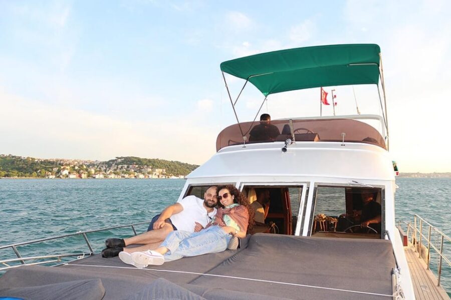 Istanbul: Bosphorus Yacht Cruise at Sunset with Snacks - Sunset on the Bosphorus: Why This 2-Hour Cruise Feels Like Good Value