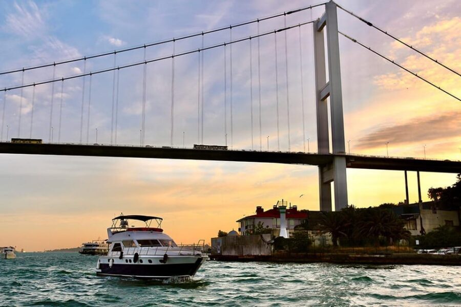 Istanbul: Bosphorus Yacht Cruise at Sunset with Snacks - Timing Tips: How to Pick a Departure Slot for the Best Light