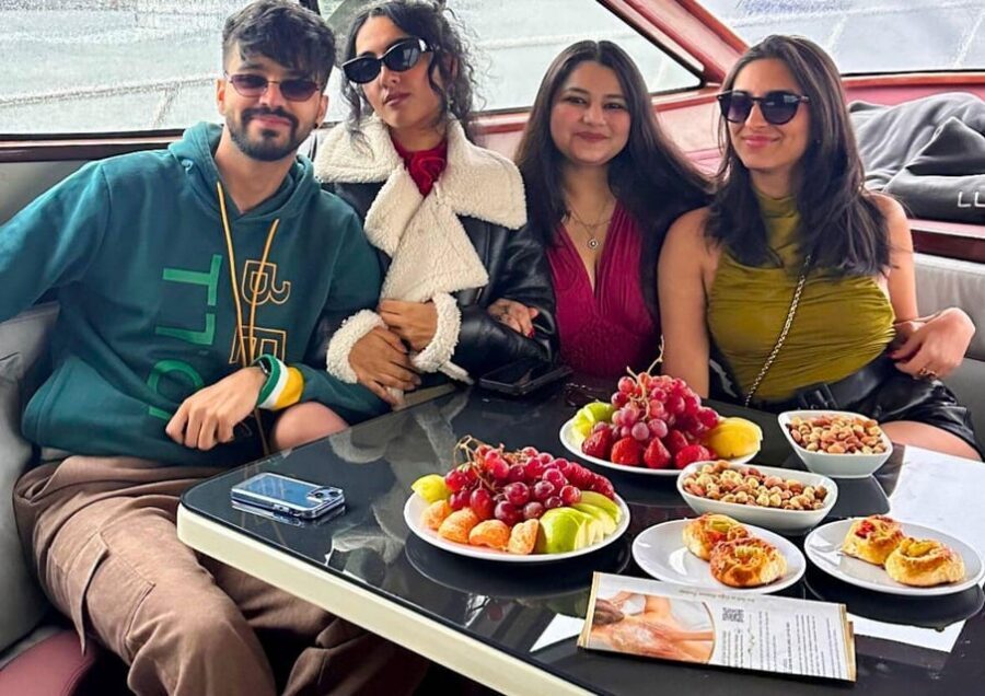Istanbul: Daytime Bosphorus Yacht Cruise with Fruit & Snacks - Meeting at Karaköy Sahil Parkı: The Part That Can Make or Break Your Day