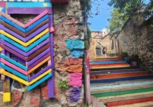Istanbul: Fener & Balat Guided Tour through Colored Streets - Getting to Fener by seaside: the simplest way to meet your guide