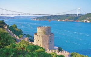 Istanbul: Guided Bosphorus Cruise & Golden Horn Bus Tour - Starting near Sultanahmet: what to expect before you even leave