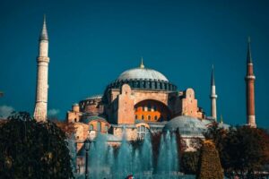 Istanbul: Hagia Sophia Skip-the-Ticket Line & Audio Guide - Getting in at the tourist entrance near Topkapi Palace