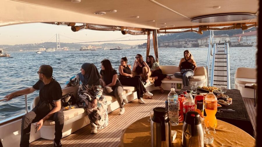 Istanbul: Morning or Sunset Cruise with Guide and Snacks - From Dolmabahçe Palace Views to Ortaköy: The Cruise’s “Hello Istanbul”