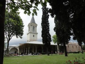 Istanbul: Topkapi Palace and Harem Ticket with Audio Guide - Picking the best time slot from 9:30 to 4:00