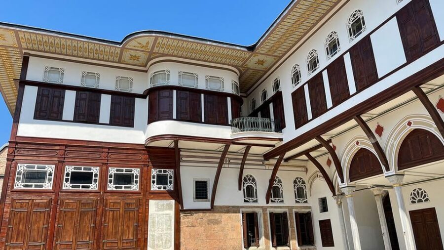 Istanbul: Topkapi Palace & Harem Museum Ticket & Audio Guide - The Host’s Job: Get You Through, Then Let You Explore