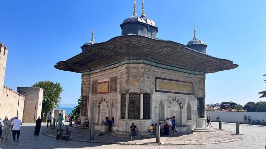 Istanbul: Topkapi Palace & Harem Museum Ticket & Audio Guide - Harem Museum: The Part You Must Enter With the Host