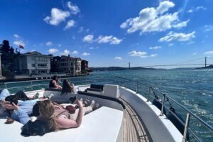 Luxury Bosphorus Yacht Tour – Asian Side Stop & Exploration - From İdo Kabataş to the Palaces: European Shore Highlights From Deck
