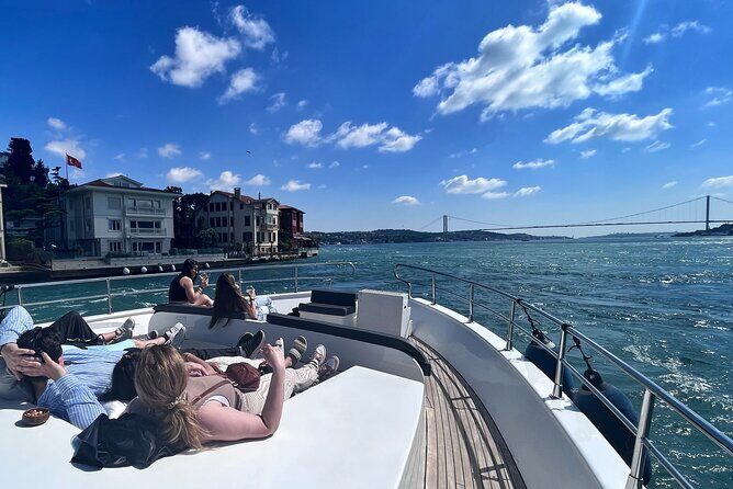 Luxury Bosphorus Yacht Tour – Asian Side Stop & Exploration - From İdo Kabataş to the Palaces: European Shore Highlights From Deck