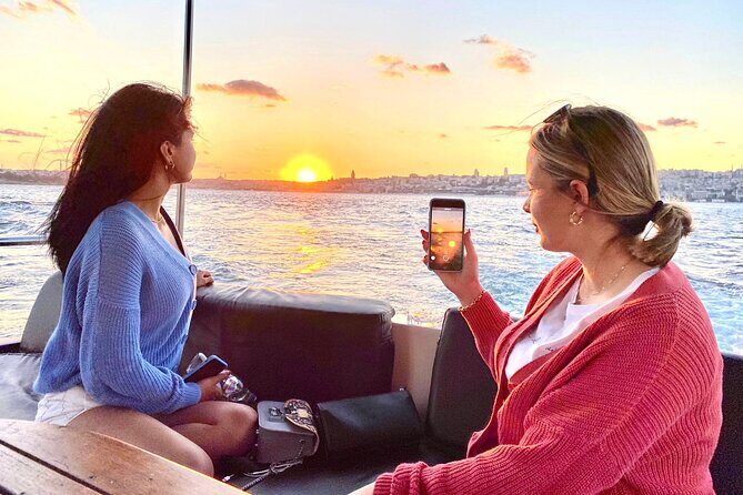 Sunset or Daytime Istanbul Guided Luxury Yacht Cruise with Snacks - From Dolmabahçe to the Maiden’s Tower: what the cruise is really like
