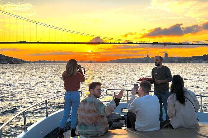 Sunset or Daytime Istanbul Guided Luxury Yacht Cruise with Snacks - Meeting point basics: how to avoid the one bad start