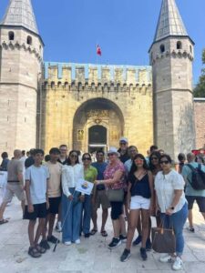 Topkapi Palace & Harem, Skip-the-Line Entry with SMALL GROUP - Meeting at Orient Spice Market and Finding the Guide Fast